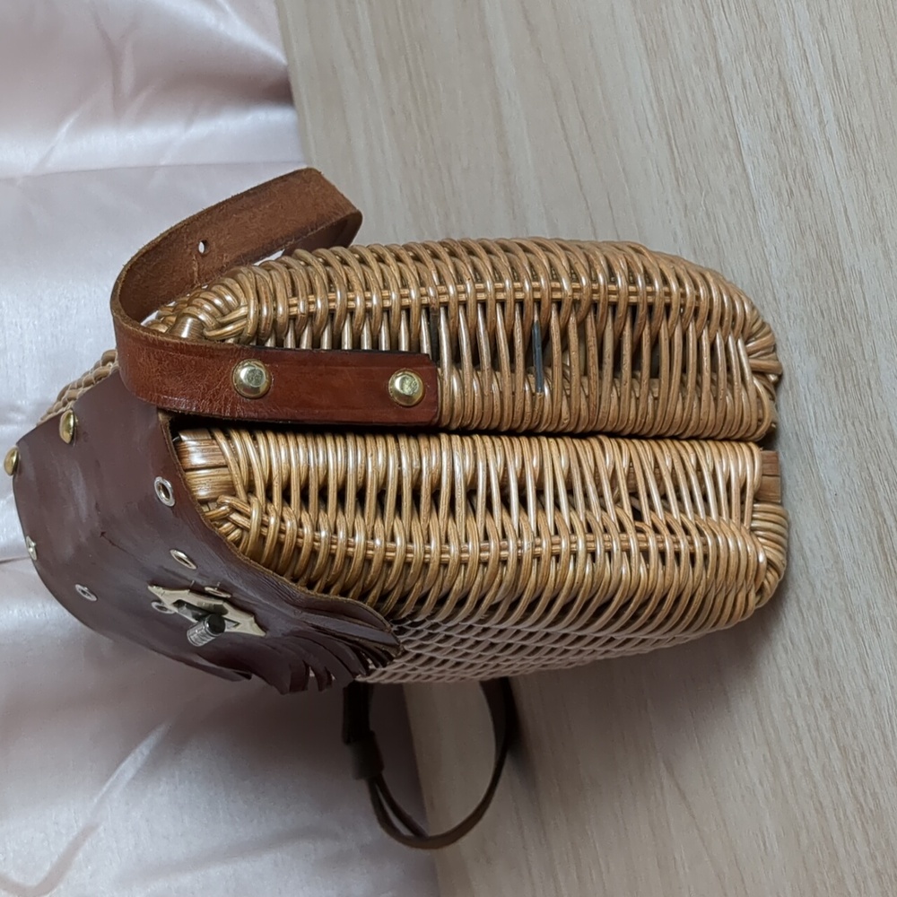 Wicker & Leather Mister Ernest Hinged Purse - Picture 3 of 11
